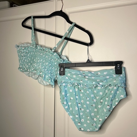 Ruched Top Bikini Set - Picture 7 of 8